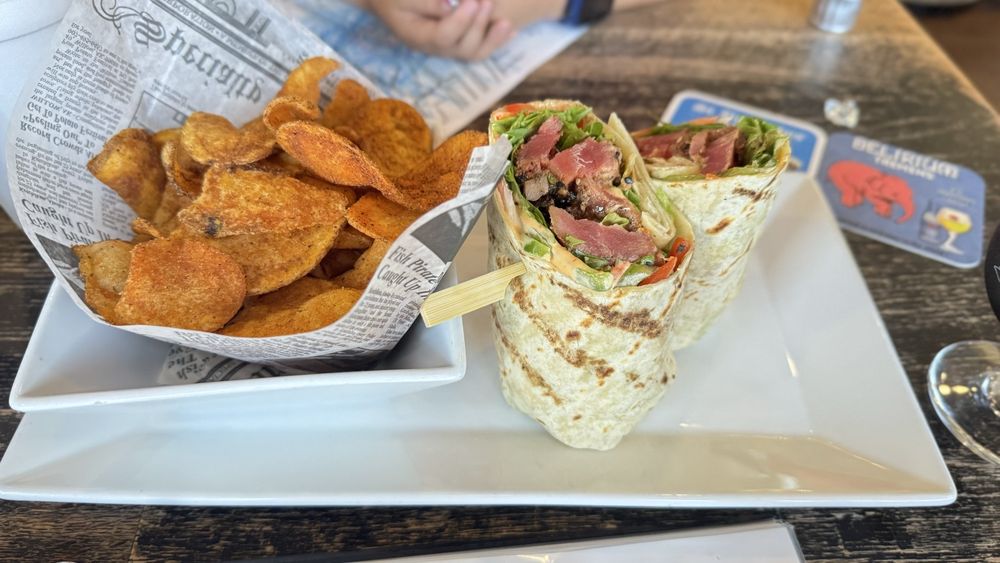 Castaways Gastropub Image