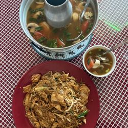 Bangkok City - 17. Lemongrass Soup 35. Pad Thai