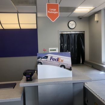 FedEx Ship Center - Shipping Centers Near Me - Miami, Florida FedEx Ship Center - Shipping Centers Near Me - Miami, Florida