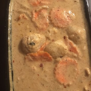 Kinnara Thai - The black thing is a fly in my food! - Thai Near Me - Van Nuys, California