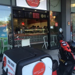 Red Horn Pizza and Pasta - Front of shop Friday evening