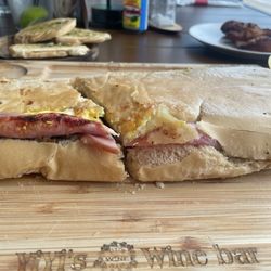 Yiyis Wine Bar - Cubano