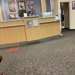jcp portraits - Front desk