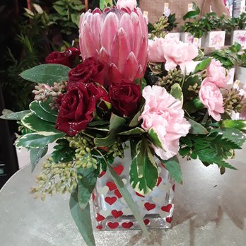 Northgate Bilo Foods - vase of flowers - Grocery Near Me - Harmony, Pennsylvania Northgate Bilo Foods - vase of flowers - Grocery Near Me - Harmony, Pennsylvania
