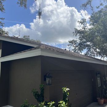 Free Bird Pressure Washing - House eaves - Pressure Washers Near Me - Lithia, Florida Free Bird Pressure Washing - House eaves - Pressure Washers Near Me - Lithia, Florida