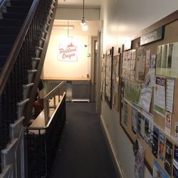 Northwest Portland Guesthouse - Interior stairwell