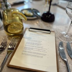 Sheraton Zürich Neues Schloss Hotel - Menu