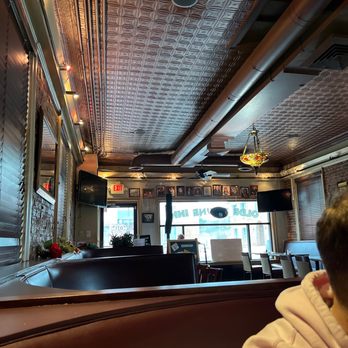 Olde Towne Inn - Inside - Seafood Near Me - Upper Marlboro, Maryland