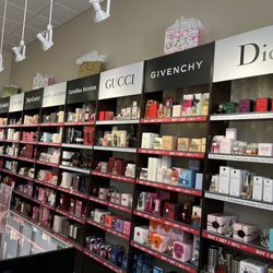 Fragrance Outlet - Inside - the women's side