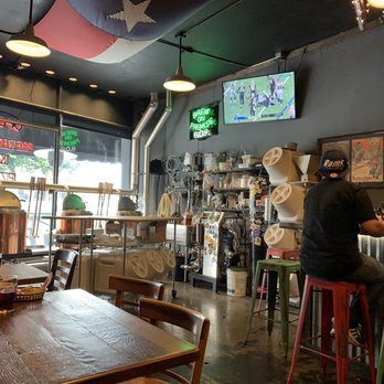 Dutch's Brewhouse - Breweries Near Me - Long Beach, California