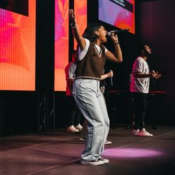 Radiant Church Heights - Passionate Worship!