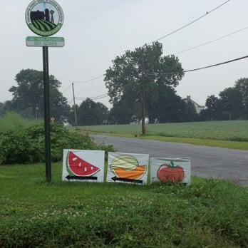 Katona Farms - a variety of signs along a country road - Farmers Market Near Me - Chesterfield, New Jersey Katona Farms - a variety of signs along a country road - Farmers Market Near Me - Chesterfield, New Jersey
