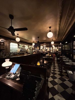 Les Antiquaires by null