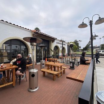 Leashless Brewing - Patio - Breweries Near Me - Ventura, California