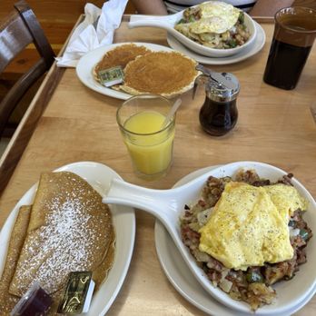 Las Maria’s Breakfast Club - 2. Laura's Skillets with pancakes - Breakfast & Brunch Near Me - Chicago, Illinois