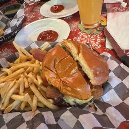 Bourbon burger shoe string fries