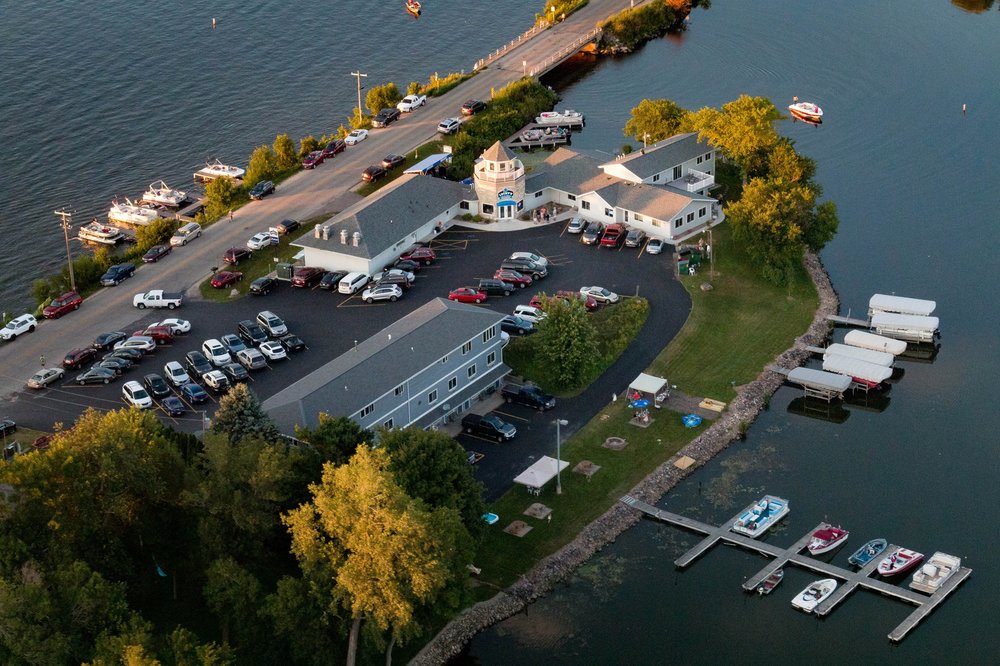 LUCKY’S BRIDGE MOTEL Updated October 2024 11 Reviews W11585 Hwy V