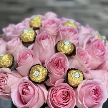 Flowers By Maria - Pink roses box - Florists Near Me - Westminster, California Flowers By Maria - Pink roses box - Florists Near Me - Westminster, California