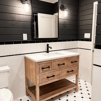 Birkin Dekker Builders - a black and white bathroom - General Contractors Near Me - Concord, California