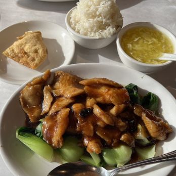 Lao Sze Chuan - Fish fillet in black bean sauce lunch special - Chinese Near Me - Aurora, Illinois