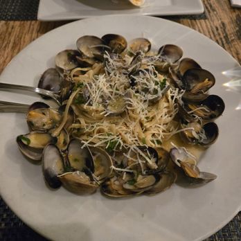 The Sunset Restaurant - Linguini clams - New American Near Me - Malibu, California