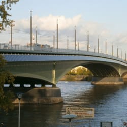 Kennedybrücke