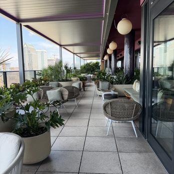 Beacon Rooftop Lounge - The balcony view - Cocktail Bars Near Me - Tampa, Florida