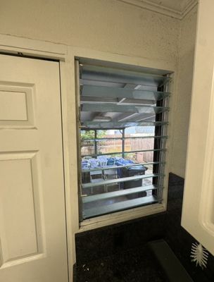 Windows - Commercial Pacific Construction LLC offer a wide range of different type of window installations. We do fabricate plexiglass windows for A/C installation.

Stop boarding up your windows with plywood and let us put plexiglass as an alternative look.