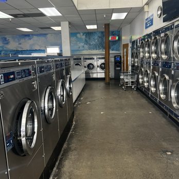 Launderland South Shore - Laundry Services Near Me - Alameda, California