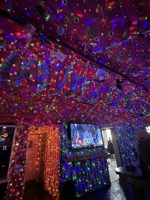 Coach House Entertainment by null
