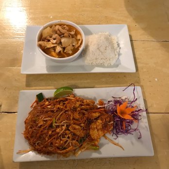 Thai Select - Pad Thai chicken and massaman curry chicken - Thai Near Me - Fort Worth, Texas Thai Select - Pad Thai chicken and massaman curry chicken - Thai Near Me - Fort Worth, Texas