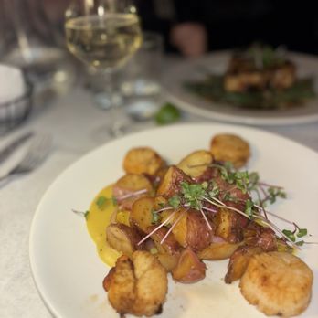 39 Rue de Jean - Seared Scallops* - French Near Me - Charleston, South Carolina 39 Rue de Jean - Seared Scallops* - French Near Me - Charleston, South Carolina