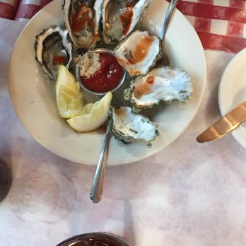 The Crab Pot - Oysters on the half shell - Seafood Near Me - Seattle, Washington The Crab Pot - Oysters on the half shell - Seafood Near Me - Seattle, Washington