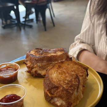 Burnt Crumbs - Spaghetti Grilled Cheese - no!!! - New American Near Me - Irvine, California