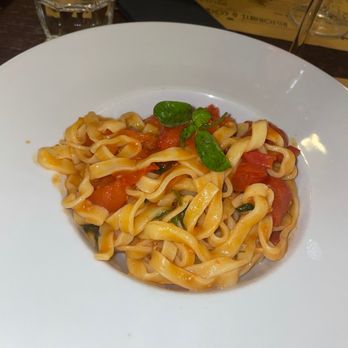 Saltimbocca - Fettuccine pomodoro basilico - Roman Near Me - Rome, RM