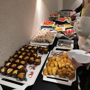 Renaissance Chicago North Shore Hotel - Breakfast buffet for the company meeting - Hotels Near Me - Northbrook, Illinois