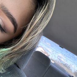 Bloom Studios - Amazing eyebrows