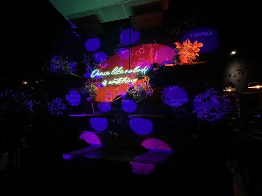 Dalton Gin Bar by null