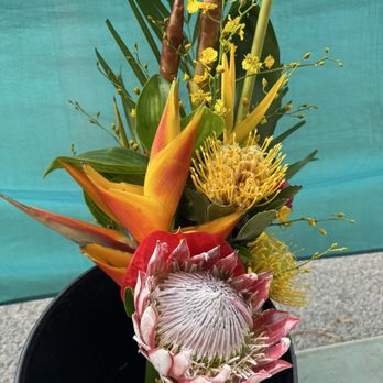 Farmlovers Markets - Flower arrangement - Farmers Market Near Me - Kailua, Hawaii Farmlovers Markets - Flower arrangement - Farmers Market Near Me - Kailua, Hawaii