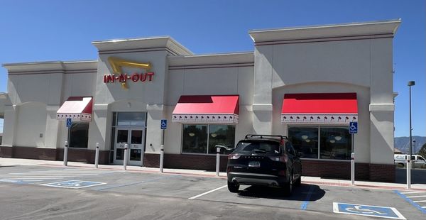 In-N-Out Burger by null
