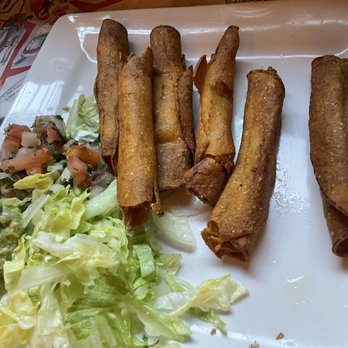 Puerto Vallarta - Chicken taquitos appetizer.   Burnt and no flavor.  Wouldn't recommend. - Mexican Near Me - Kingston, Washington