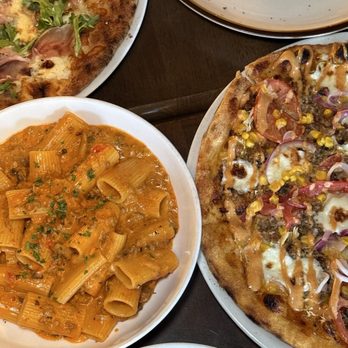 El Tanque Trattoria Bar - Pizza Near Me - New York, New York El Tanque Trattoria Bar - Pizza Near Me - New York, New York