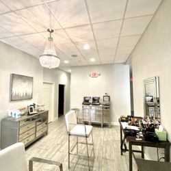 Makeup & Beauty Parlour