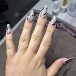 Diva Nails & Spa - Acrylic set