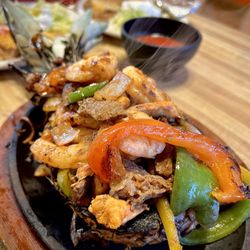 Taqueria Los Amigos - Hawaiian fajitas