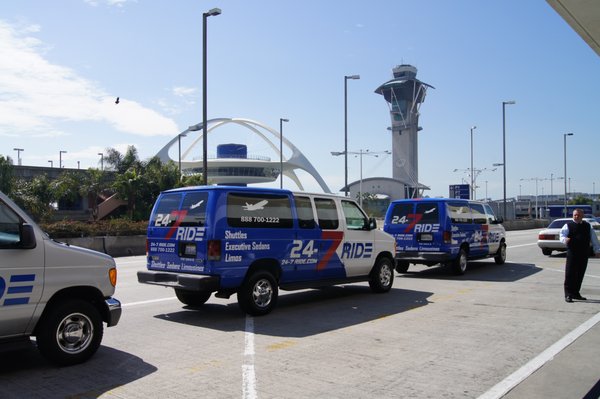 Transportation Service - LAX Airport , SNA Airport, Long Beach Airport, and cruise ship terminals - * Licensed to pick you up right in front of your terminal 
* We monitor your flight
* No flight delay charges
* No Traffic delay charges
* No taxes added
