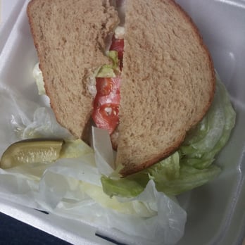 Gus's Deli Bbq and Grill - New American Near Me - Paramount, California