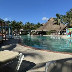 El Dorado Royale - Main pool and swim up bar.