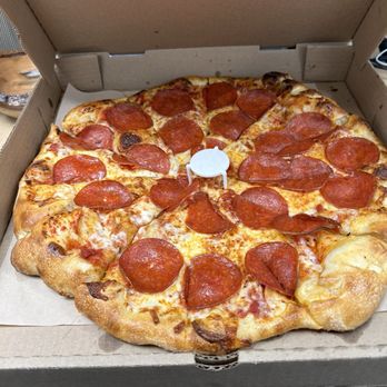 Deno's Pizzeria - Pepperoni pie - Pizza Near Me - Lake Oswego, Oregon