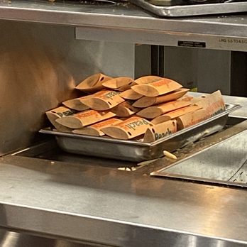 Jollibee - "Fresh" pies prepared in bulk and left to sit. - Fast Food Near Me - Pembroke Pines, Florida Jollibee - "Fresh" pies prepared in bulk and left to sit. - Fast Food Near Me - Pembroke Pines, Florida
